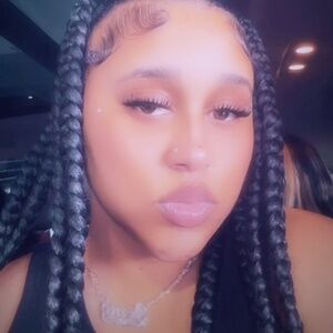 Meet your Posher, Ariana